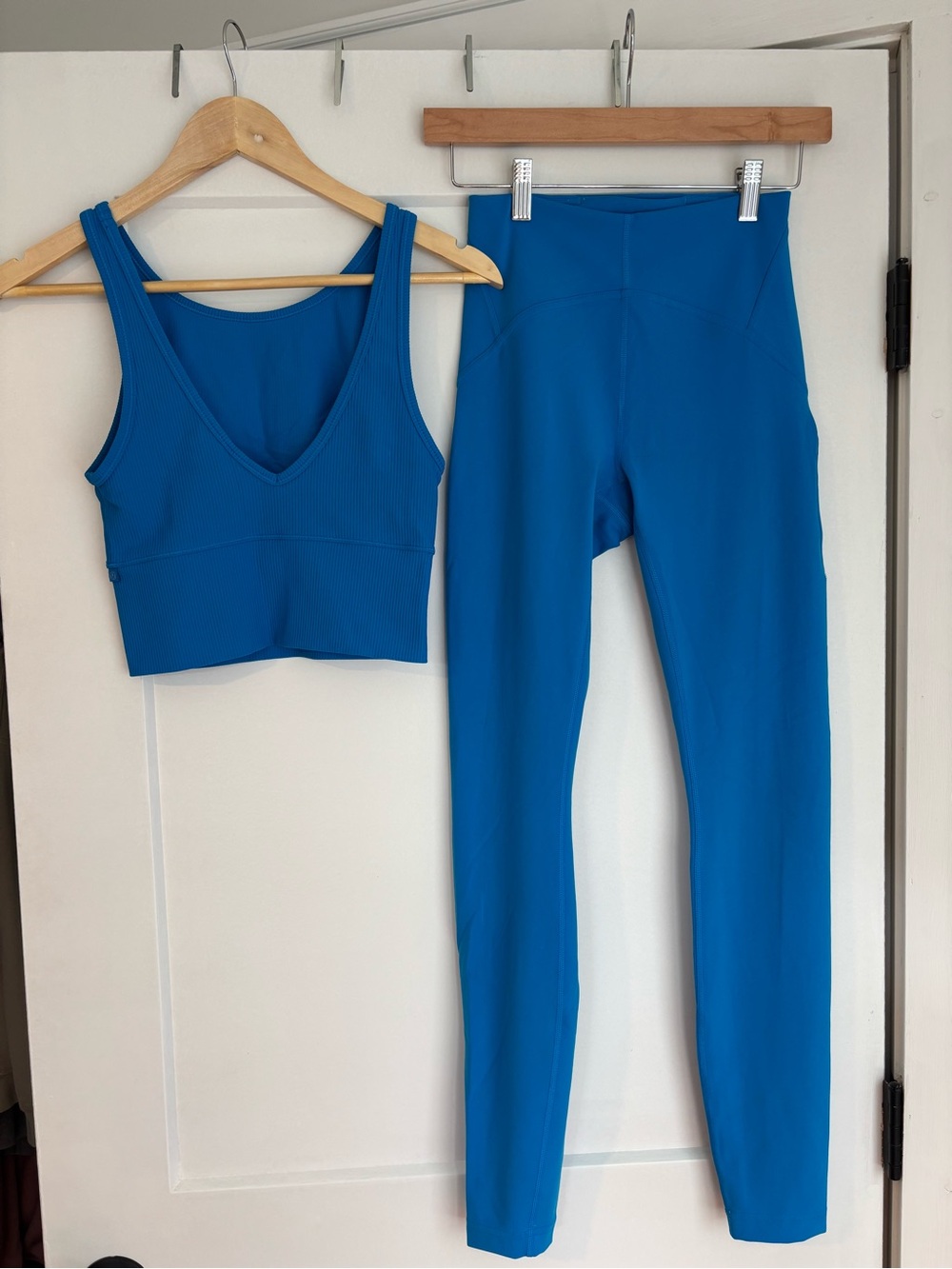 Lululemon Instill High Rise Tight 28” and Power Pivot Ribbed Tank in Poolside